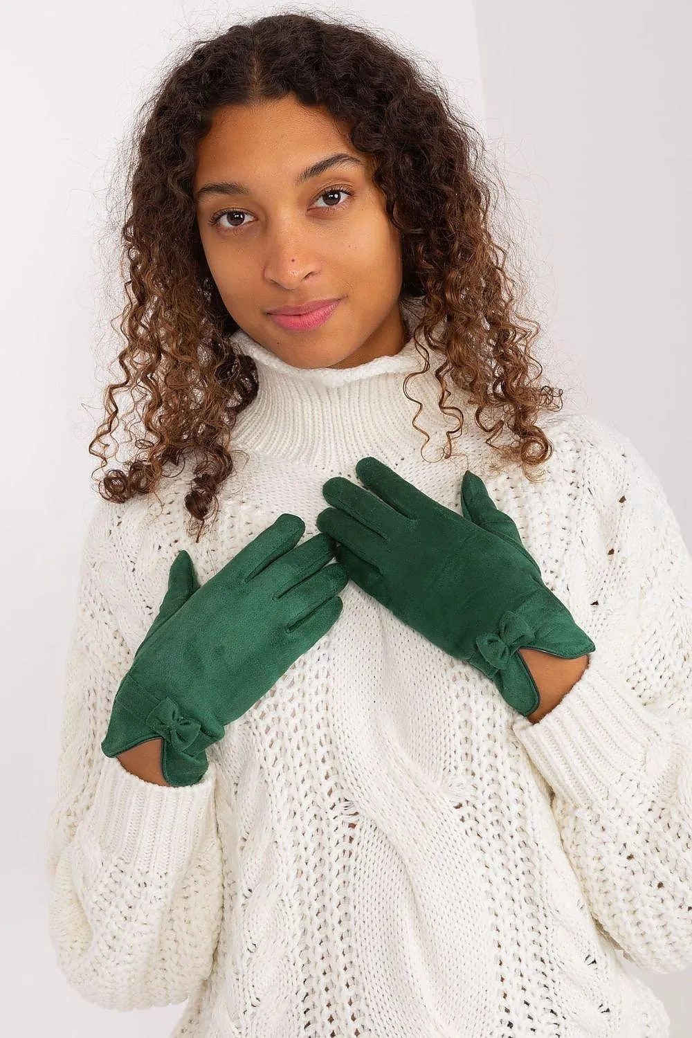 Chic Bow-Embellished Touchscreen Gloves for Modern Elegance