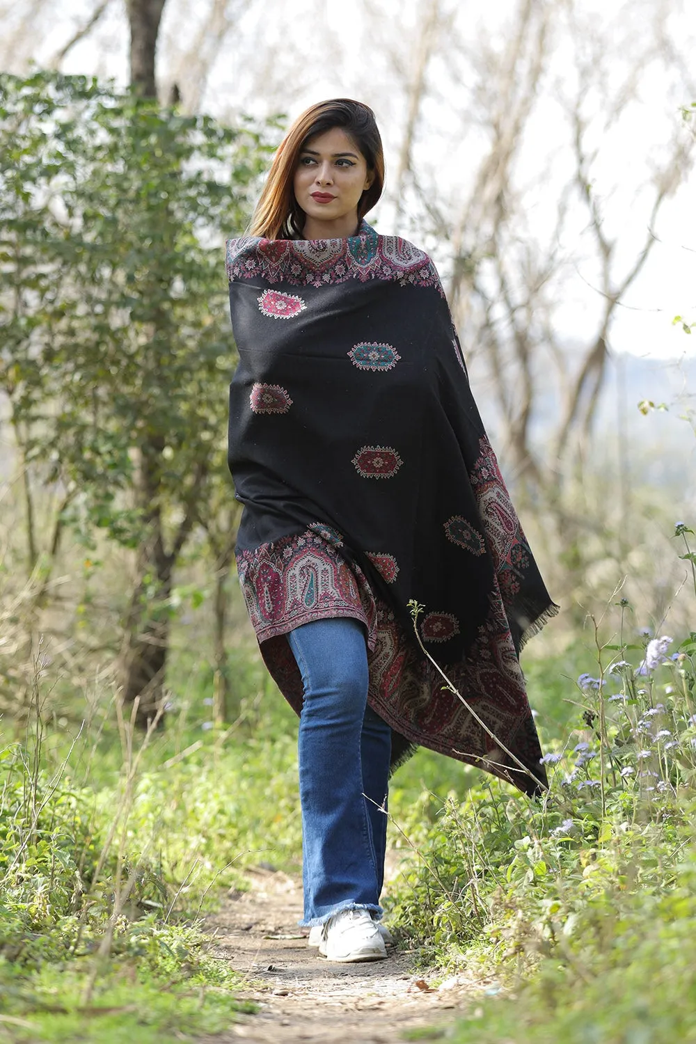 Exotic Charcoal Black Colour Shawl With Flower Pattern Style Bold And Dense Border Gives Rich And beautiful Look.