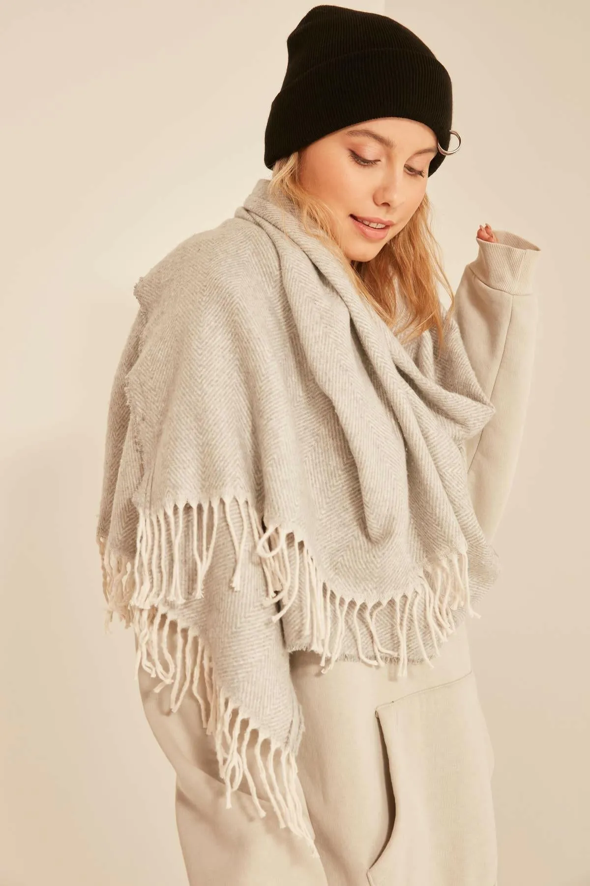 Soft Textured Tassels Light Thick Shoulder Scarf