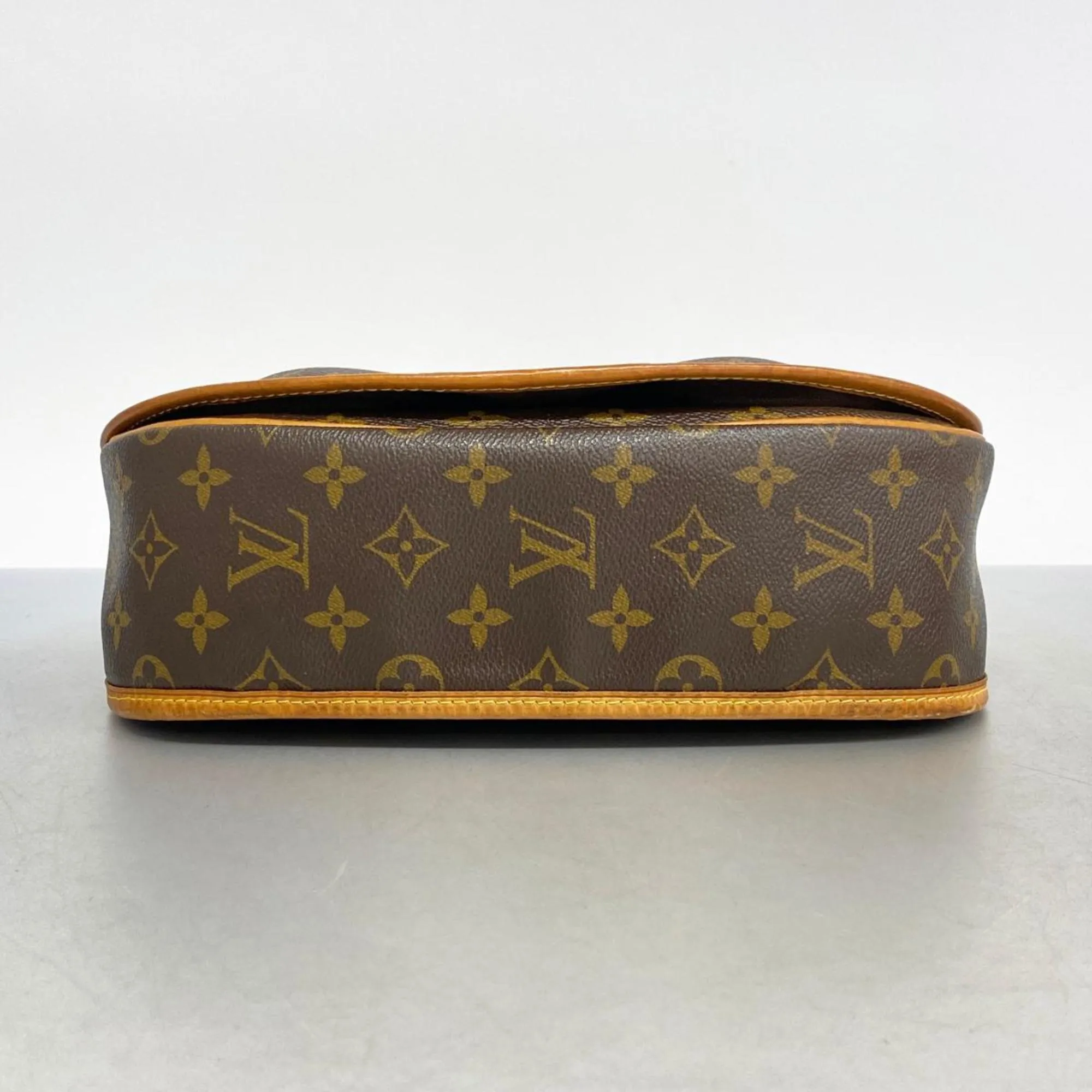 Trendy Inspired Louis Vuitton Menilmontant Shoulder Bag