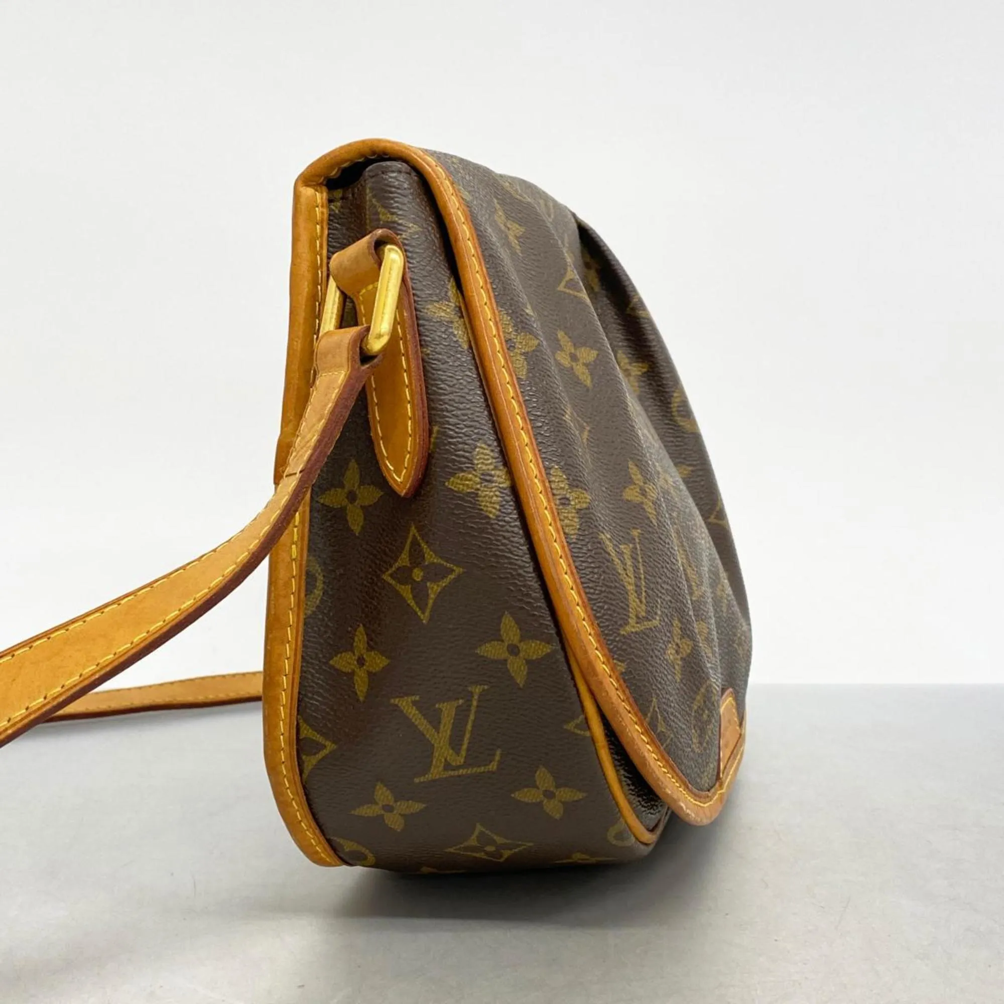 Trendy Inspired Louis Vuitton Menilmontant Shoulder Bag