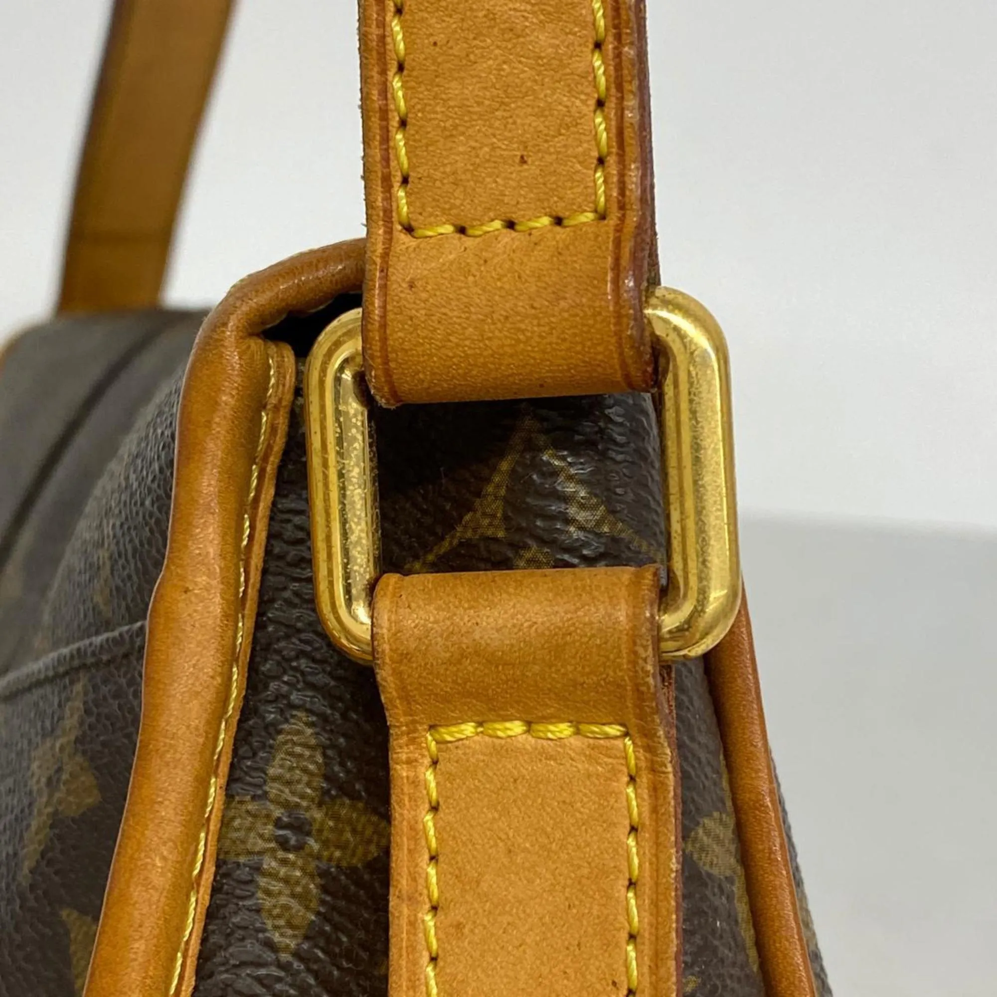 Trendy Inspired Louis Vuitton Menilmontant Shoulder Bag